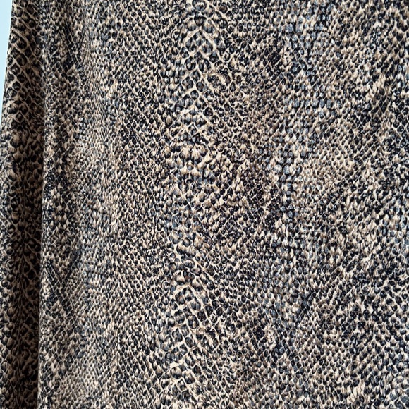 🎉4/30$🎉 Material Girl Vintage Snake Print Maxi Skirt - Brown - Picture 4 of 6